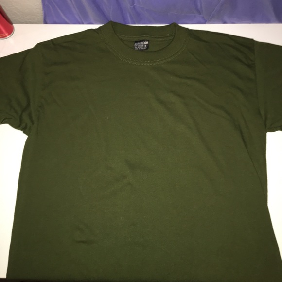 2 T-Shirts - Picture 3 of 10